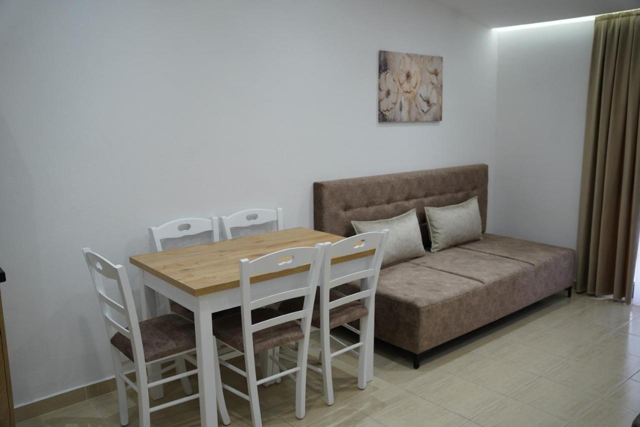 Apartments Costa Azzurra Velipojë Екстериор снимка
